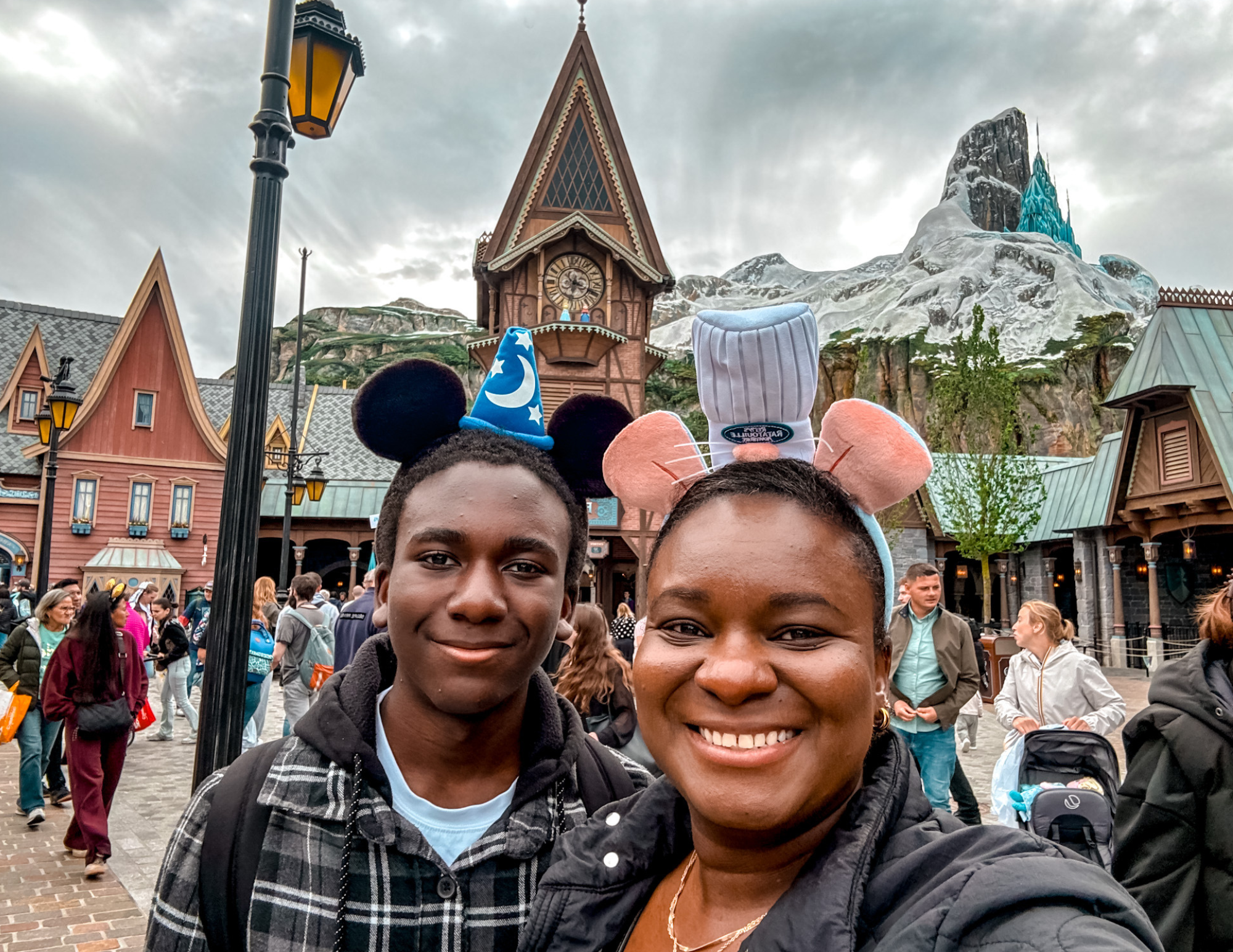Disneyland Paris Guide (14).png